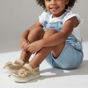 NEW Wonder Nation Gold Glitter Flower Sneaker Size 4